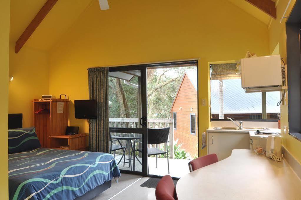 Bay Cabinz Motel Пайхия Екстериор снимка